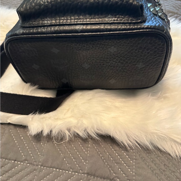 🔥SEND OFFER🔥MCM Black Textured Backpack with Logo - Picture 7 of 11